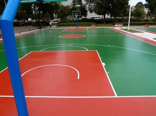 三沙球场地面翻新,裂缝修重要性
